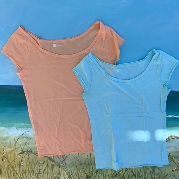 GAP Lightweight Bundle of Two Tees Sizes S & M - Picture 5 of 6